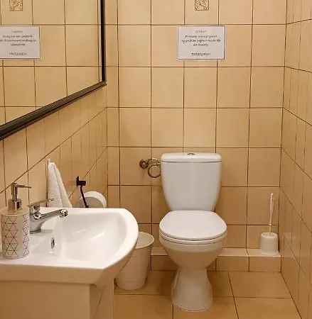 Pensionat Przytulny Prywatny W Scislym Centrum Warszawy 4 *