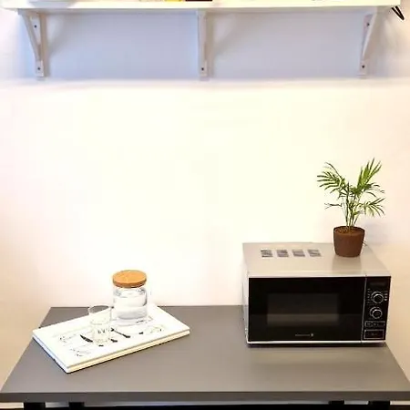 Pensionat Przytulny Prywatny W Scislym Centrum Warszawy 4 *